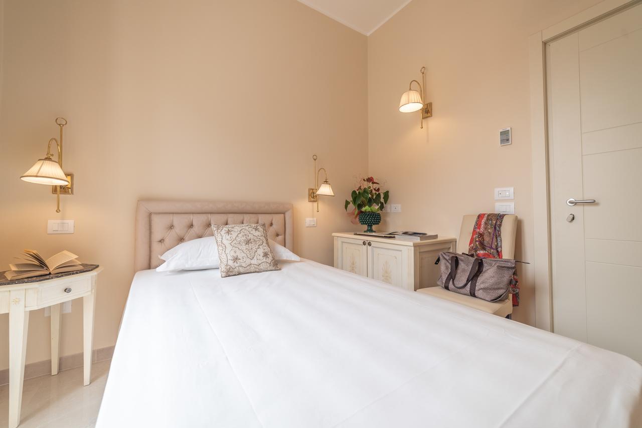 Hotel Casa Adele ตาออร์มินา ภายนอก รูปภาพ