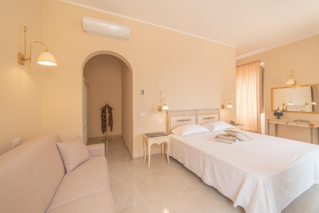 Hotel Casa Adele ตาออร์มินา ภายนอก รูปภาพ