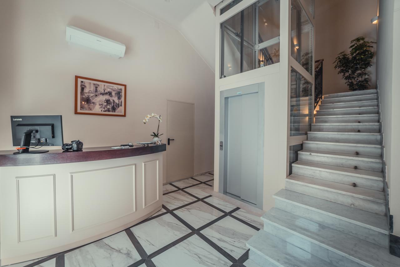 Hotel Casa Adele ตาออร์มินา ภายนอก รูปภาพ