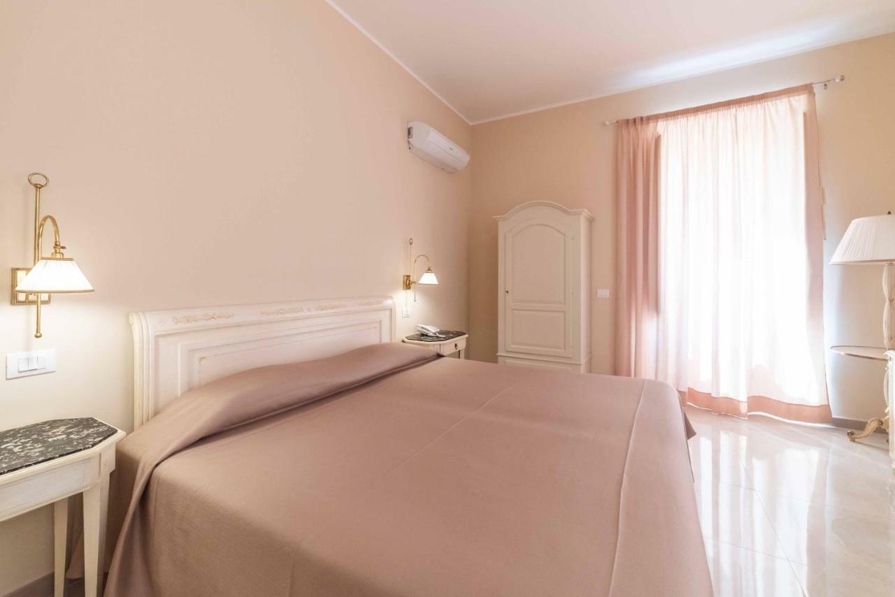 Hotel Casa Adele ตาออร์มินา ภายนอก รูปภาพ