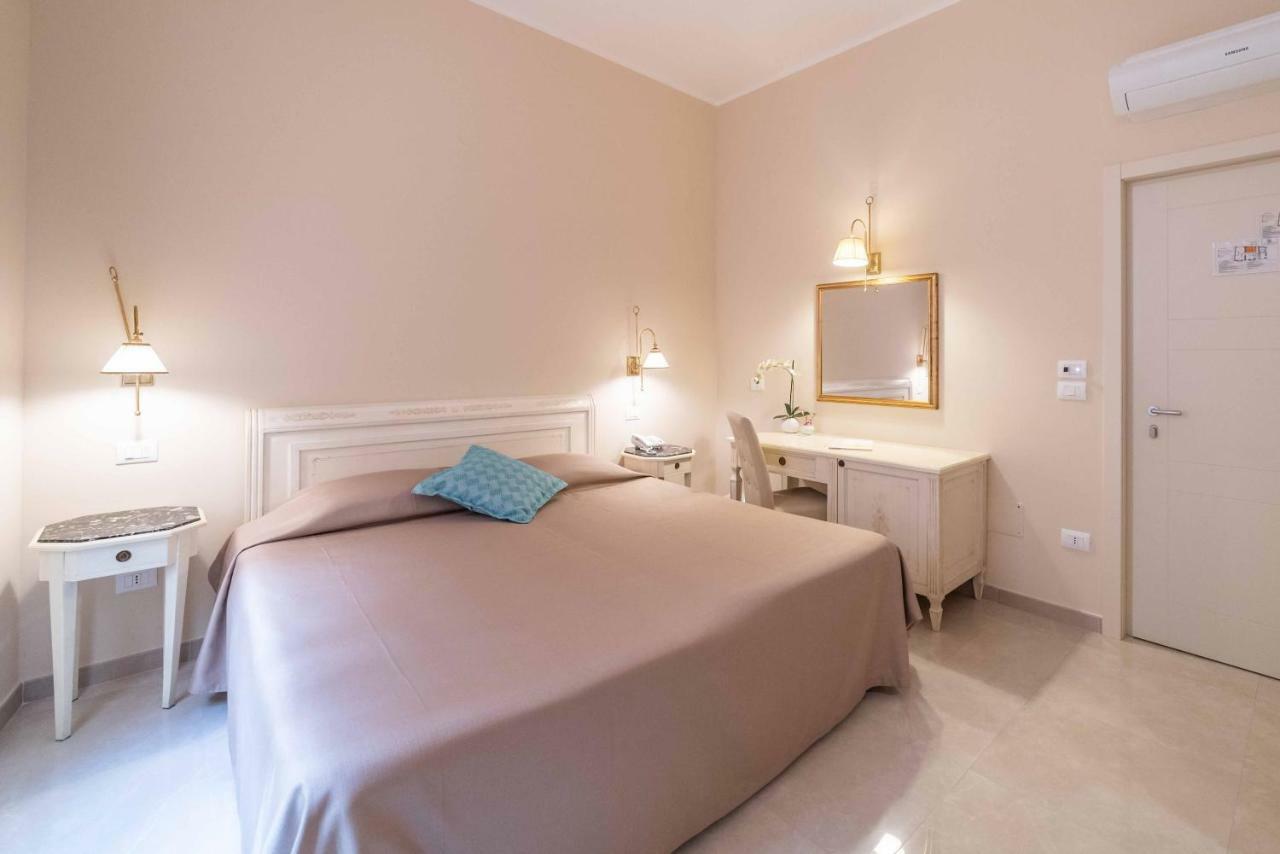Hotel Casa Adele ตาออร์มินา ภายนอก รูปภาพ